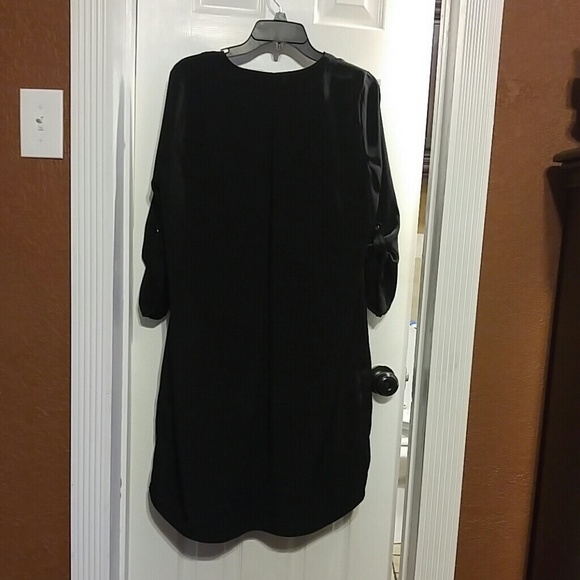 Dress - Picture 6 of 6